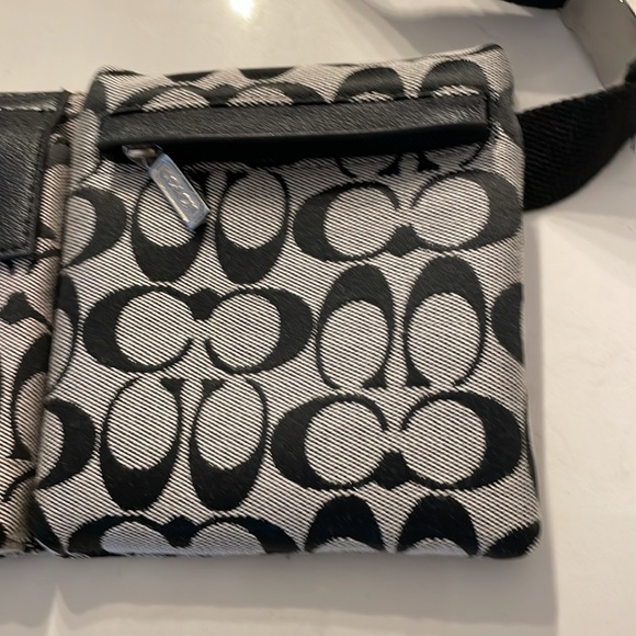 90. Coach Monogram waist belt - Picture 5 of 11